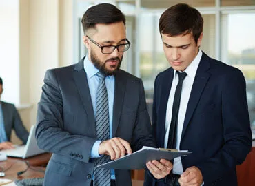 Provides expertise on legal matters and compliance. - 乐球直播linbaohao